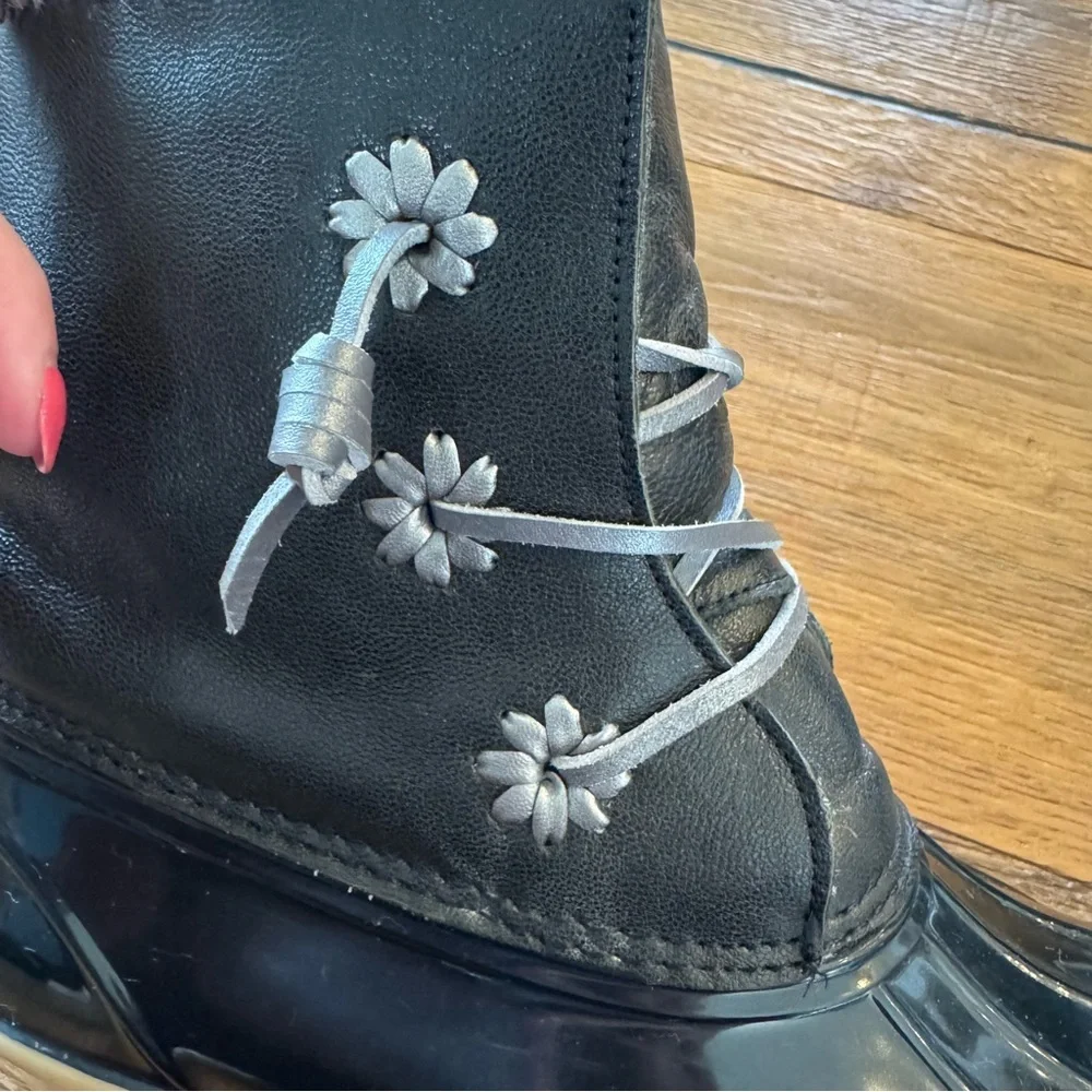 Jack Rogers Black Lace-Up Waterproof Winter Boots with Cream Soles
